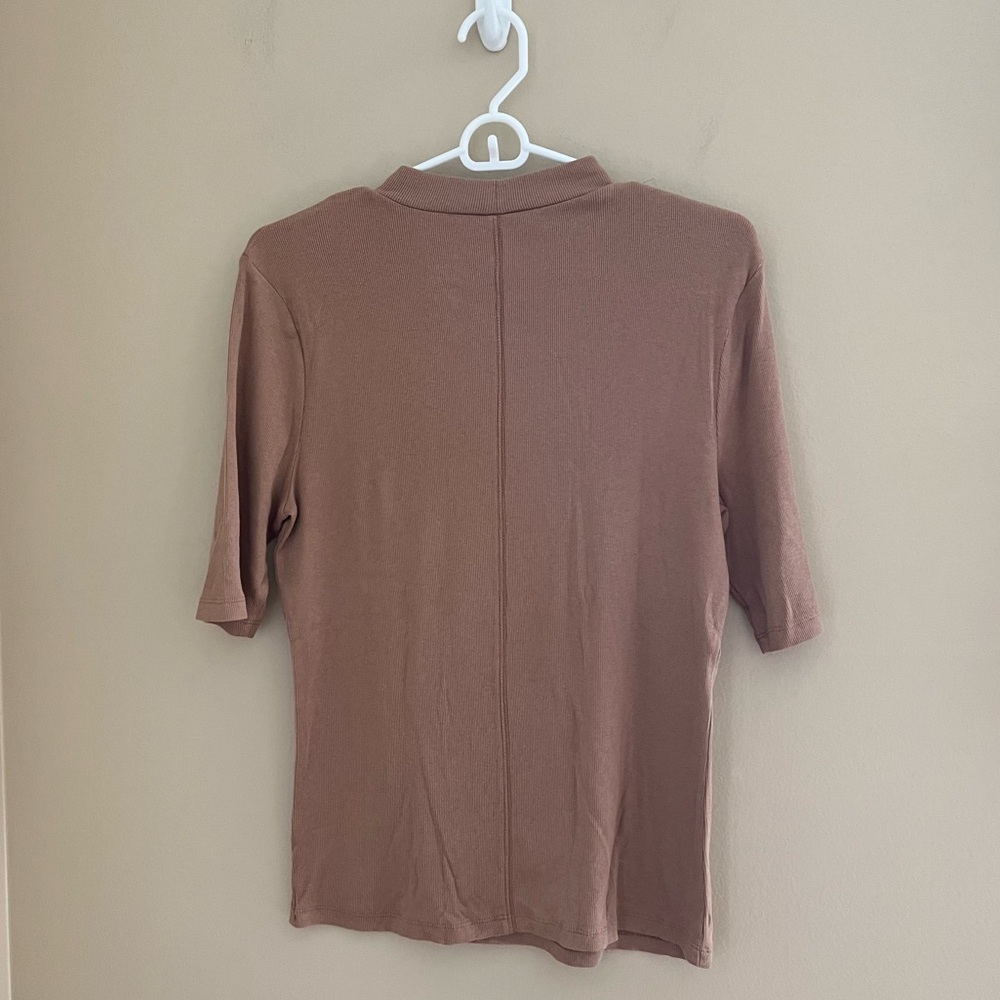 🟤A NEW DAY: Women’s size M, tan 1/2 sleeve blouse, worn once, stretchy🟤 - Picture 7 of 7